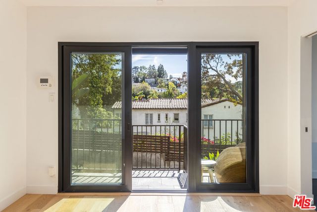 3424 Primera Avenue, Los Angeles, CA 90068