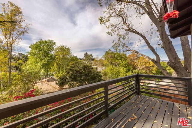 3424 Primera Avenue, Los Angeles, CA 90068