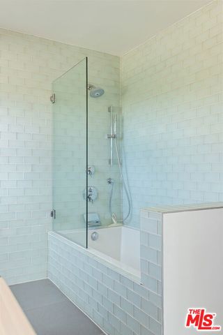 3424 Primera Avenue, Los Angeles, CA 90068