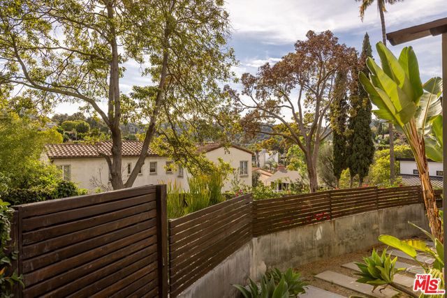 3424 Primera Avenue, Los Angeles, CA 90068