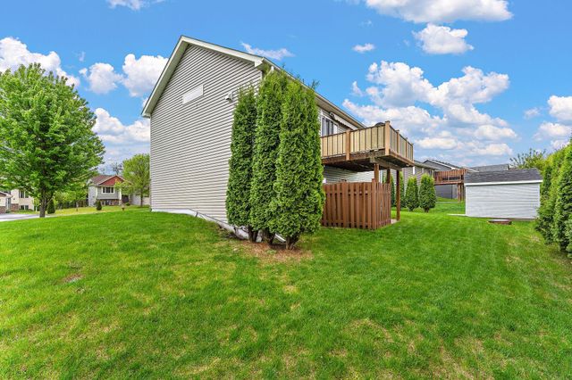 12012 Mayview Cove, Lindstrom, MN 55045