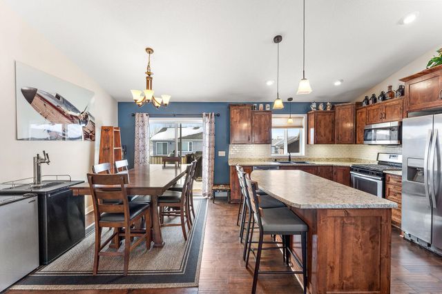 12012 Mayview Cove, Lindstrom, MN 55045