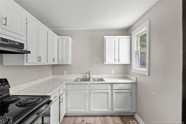508 E 6th Avenue, Raeford, NC 28376