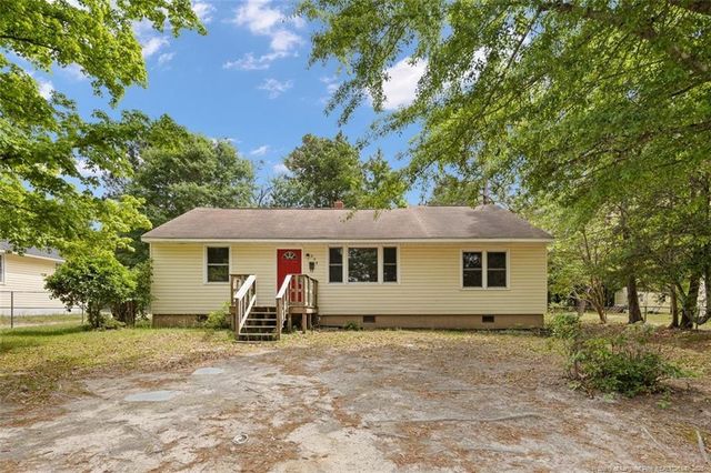 508 E 6th Avenue, Raeford, NC 28376