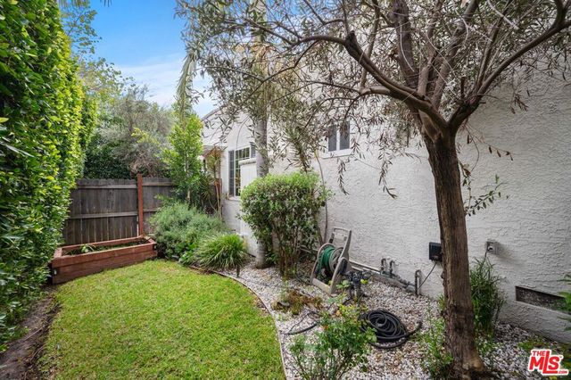 803 S Sycamore Avenue, Los Angeles, CA 90036