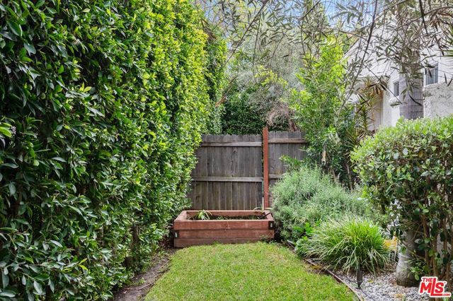 803 S Sycamore Avenue, Los Angeles, CA 90036