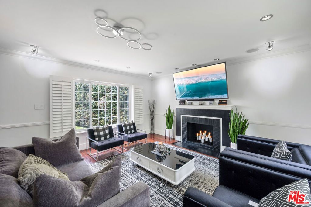 803 S Sycamore Avenue, Los Angeles, CA 90036