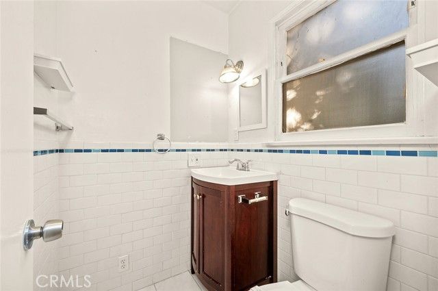 5715 Norwich Avenue, Van Nuys (los Angeles), CA 91411