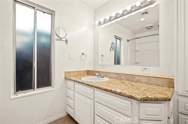 5715 Norwich Avenue, Van Nuys (los Angeles), CA 91411