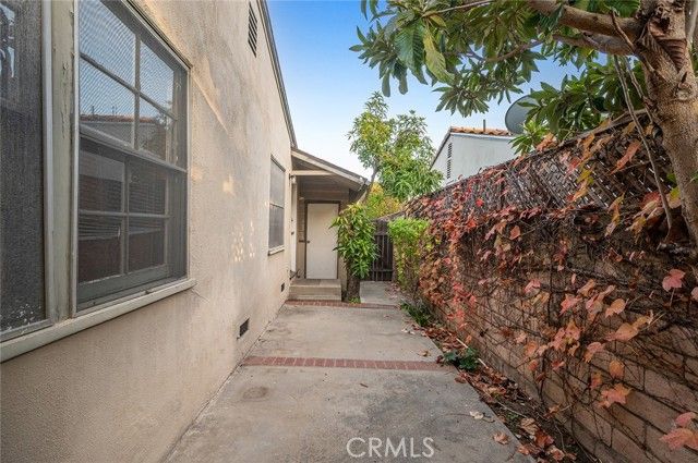 5715 Norwich Avenue, Van Nuys (los Angeles), CA 91411