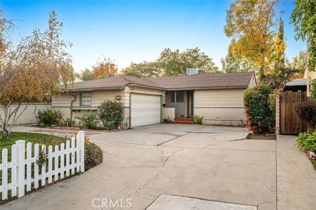 5715 Norwich Avenue, Van Nuys (los Angeles), CA 91411