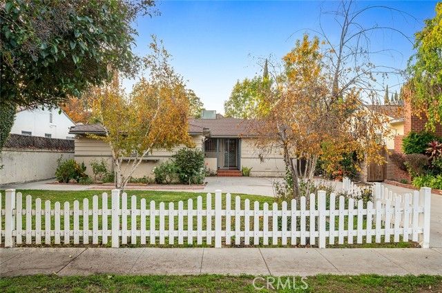 5715 Norwich Avenue, Van Nuys (los Angeles), CA 91411