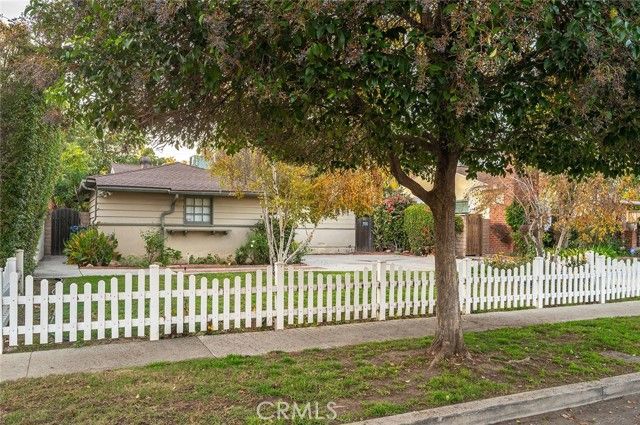 5715 Norwich Avenue, Van Nuys (los Angeles), CA 91411