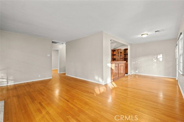 5715 Norwich Avenue, Van Nuys (los Angeles), CA 91411