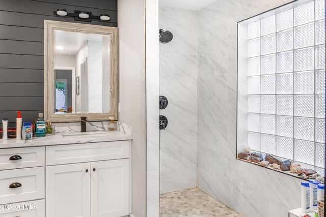 4632 E KINGS Avenue, Phoenix, AZ 85032