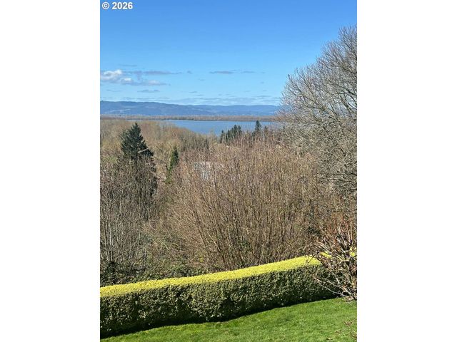 6404 Nw DOGWOOD Dr, Vancouver, WA 98663