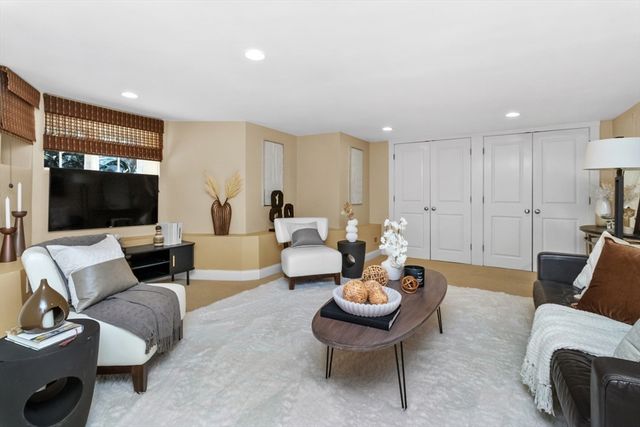 17 Perry St 3, Cambridge, MA 02139