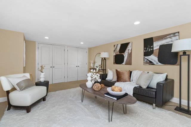 17 Perry St 3, Cambridge, MA 02139