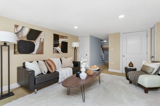 17 Perry St 3, Cambridge, MA 02139