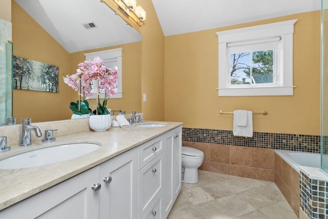 17 Perry St 3, Cambridge, MA 02139