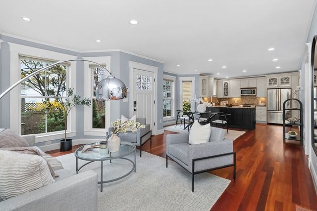 17 Perry St 3, Cambridge, MA 02139