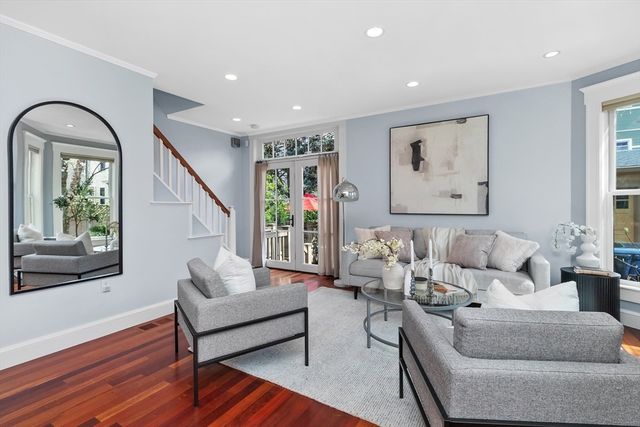 17 Perry St 3, Cambridge, MA 02139