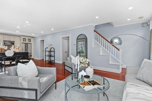 17 Perry St 3, Cambridge, MA 02139