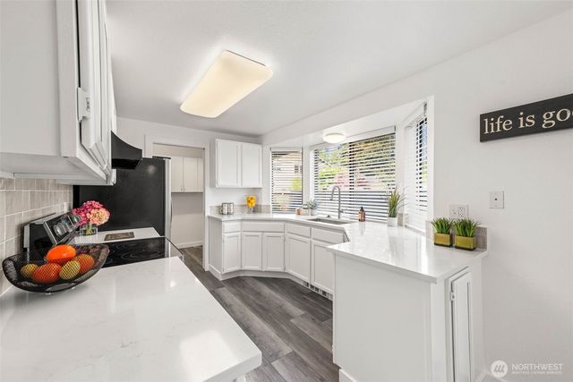 5 W Shore Avenue SW, Lakewood, WA 98498