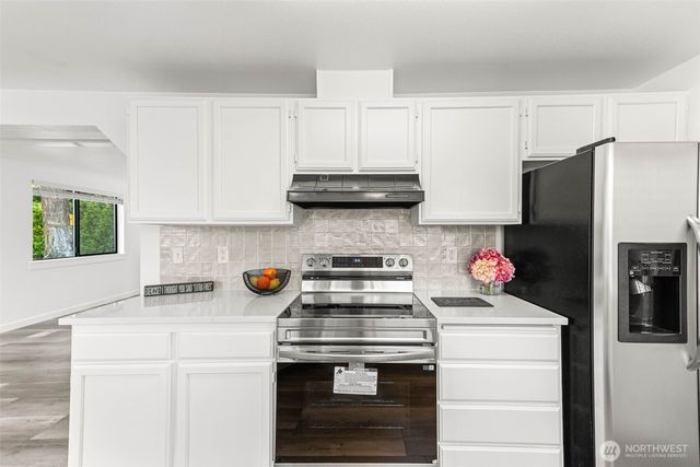5 W Shore Avenue SW, Lakewood, WA 98498