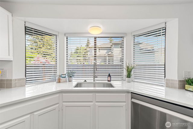 5 W Shore Avenue SW, Lakewood, WA 98498