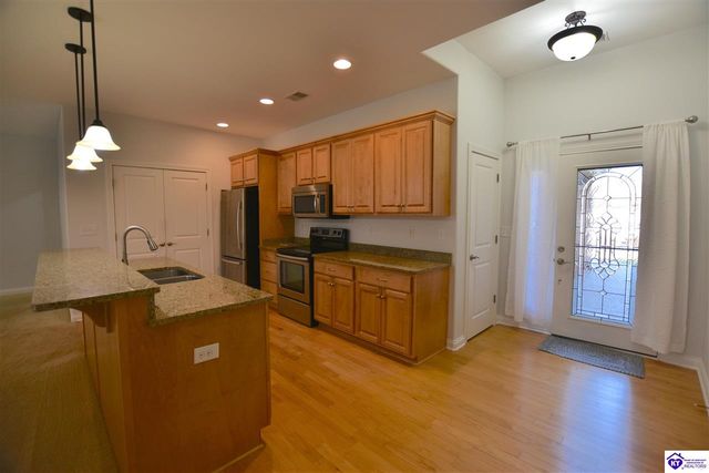 105 B Arlingwood Court, Elizabethtown, KY 42701