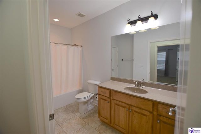 105 B Arlingwood Court, Elizabethtown, KY 42701