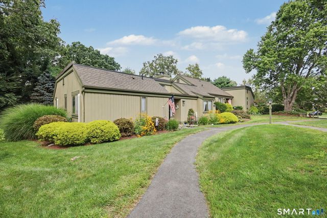 4 Heritage Circle A, Southbury, CT 06488