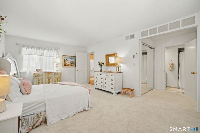 4 Heritage Circle A, Southbury, CT 06488