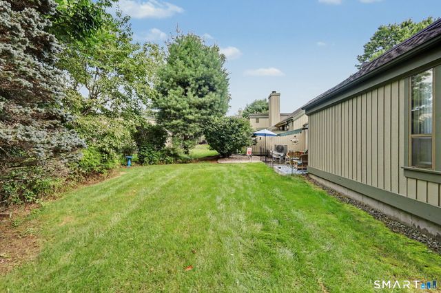 4 Heritage Circle A, Southbury, CT 06488