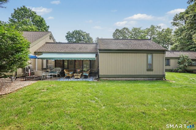 4 Heritage Circle A, Southbury, CT 06488