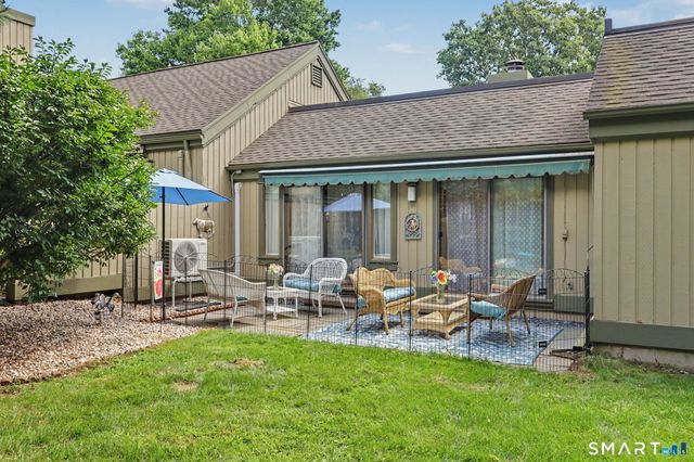 4 Heritage Circle A, Southbury, CT 06488