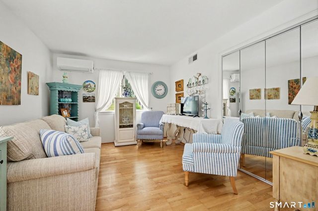4 Heritage Circle A, Southbury, CT 06488
