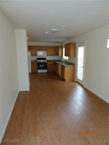 5247 Starter Avenue, Las Vegas, NV 89156