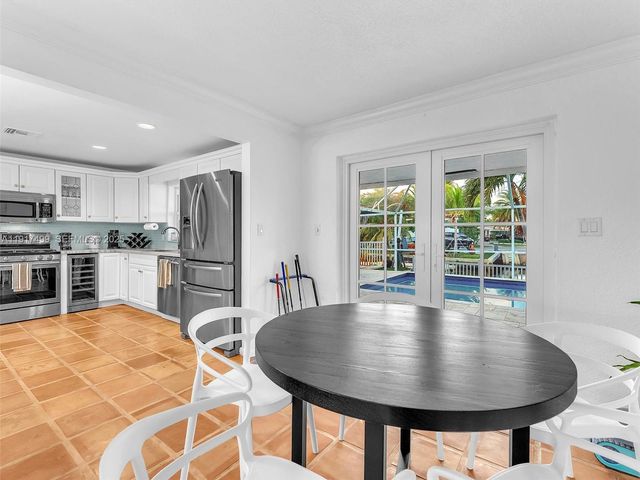 421 SW 18th St, Pompano Beach, FL 33060