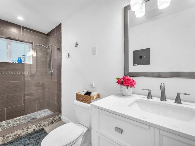 421 SW 18th St, Pompano Beach, FL 33060