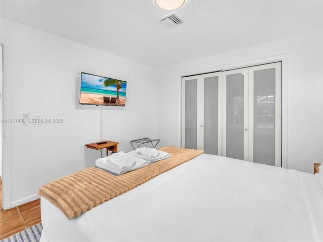 421 SW 18th St, Pompano Beach, FL 33060