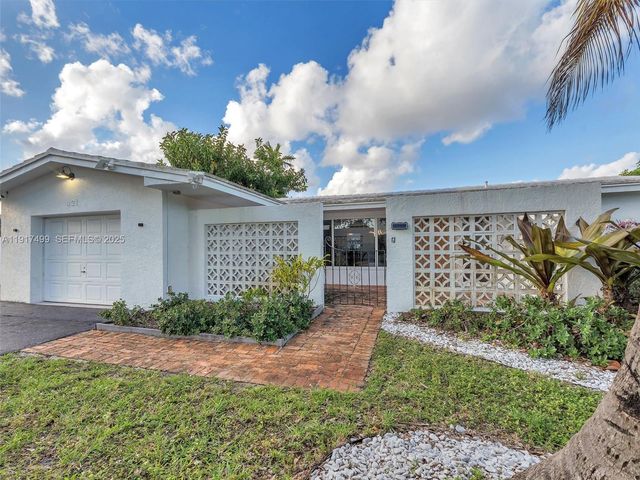 421 SW 18th St, Pompano Beach, FL 33060