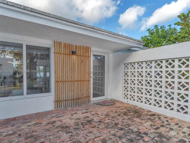 421 SW 18th St, Pompano Beach, FL 33060