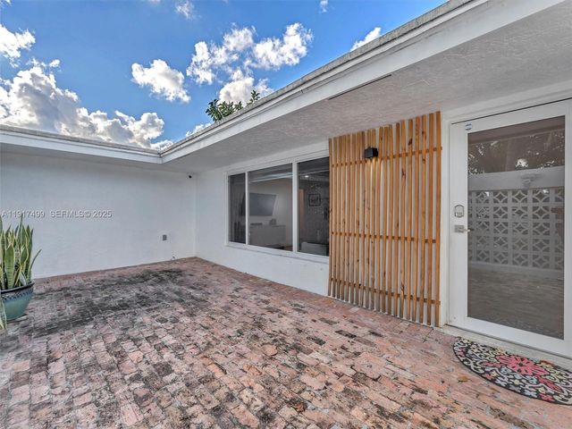 421 SW 18th St, Pompano Beach, FL 33060