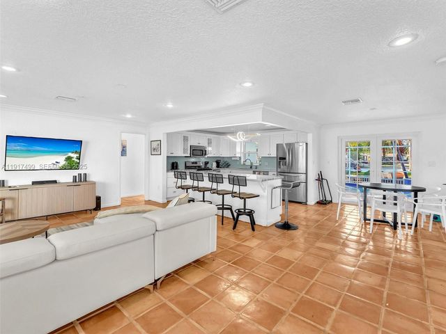 421 SW 18th St, Pompano Beach, FL 33060