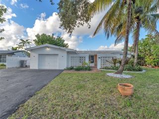 421 SW 18th St, Pompano Beach, FL 33060