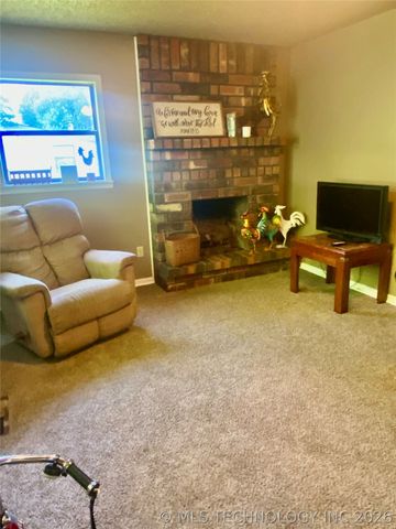 404 S Jules Avenue, Cleveland, OK 74020