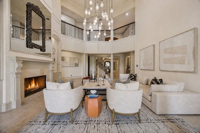 918 Huntington Cove, Houston, TX 77063
