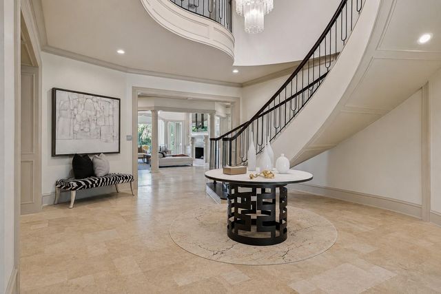 918 Huntington Cove, Houston, TX 77063